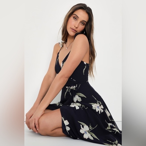 Luluโs All Mine Navy Blue Floral Print High-Low Wrap Dress Size XS - Picture 3 of 17
